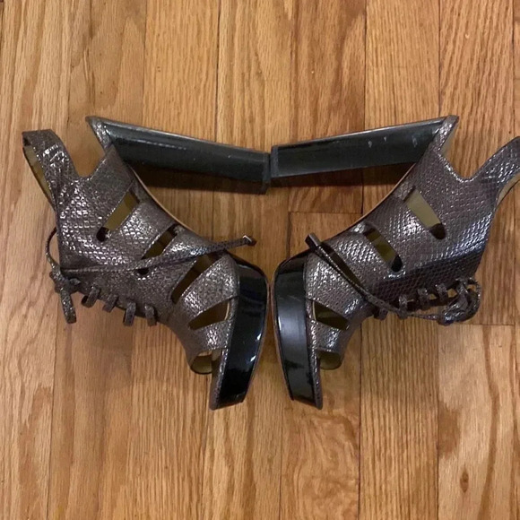 Coach 5” heel Moreen snakeskin gold print heels, open toe 7.5 B laces cut out - Picture 2 of 8